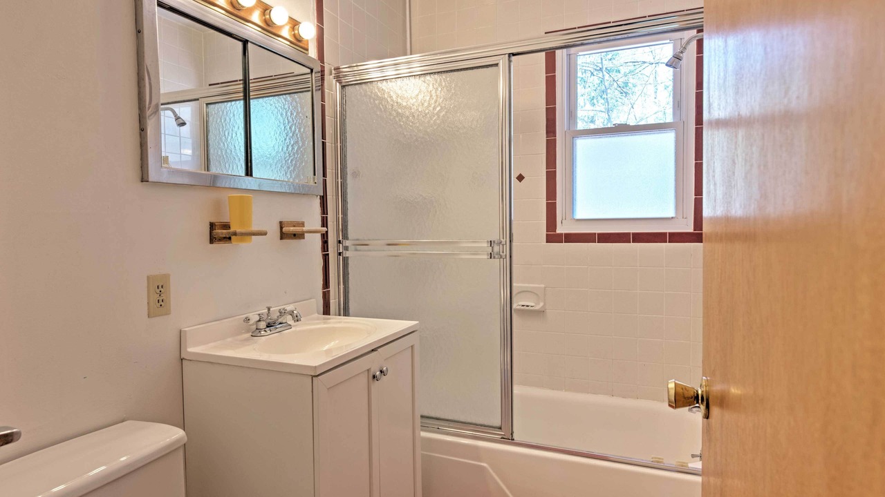Photo of Bathroom in Pocono Lake