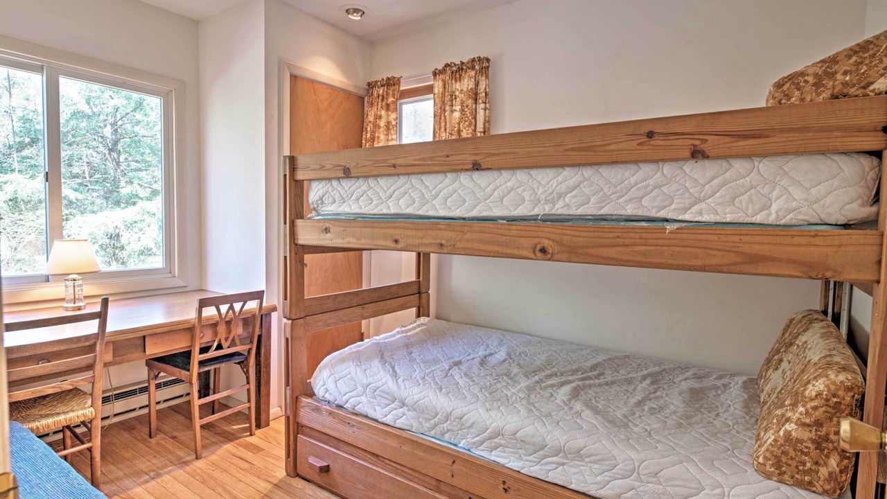 Photo of Bedroom in Pocono Lake