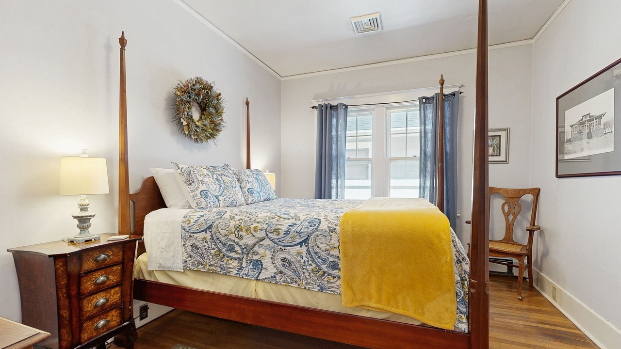 Photo of Bedroom in Harrison Boulevard