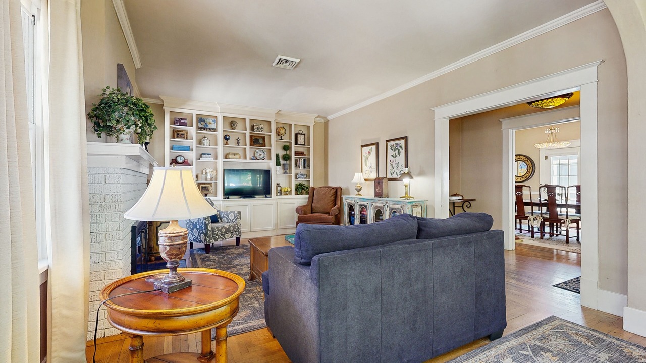 Photo of Livingroom in Harrison Boulevard