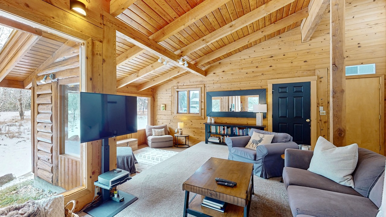 Photo of Livingroom in McCall