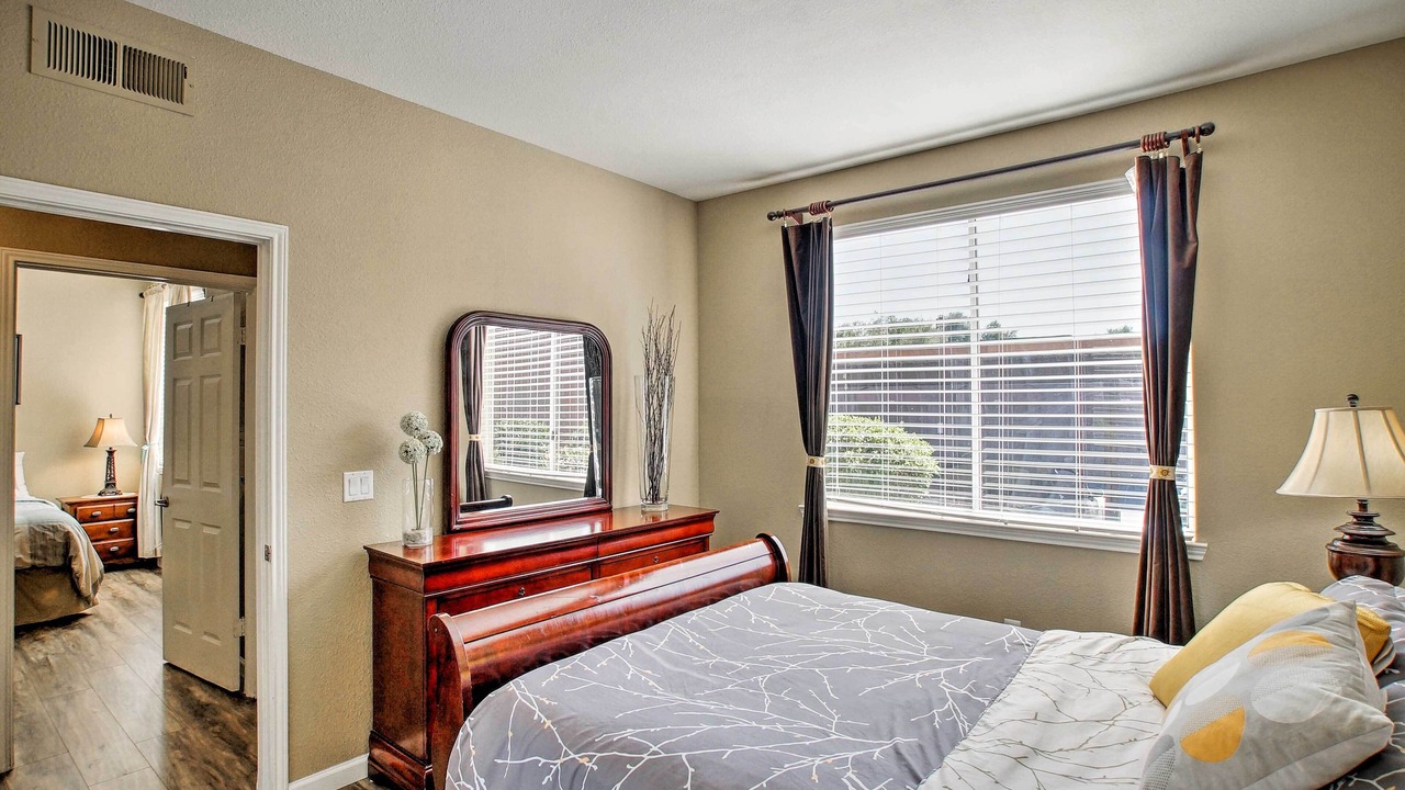 Photo of Bedroom in Paradise Valley Village