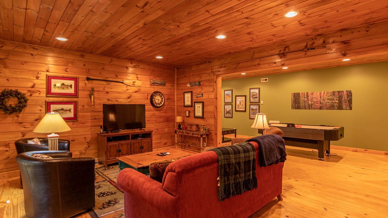 Photo of Livingroom in Seven Devils