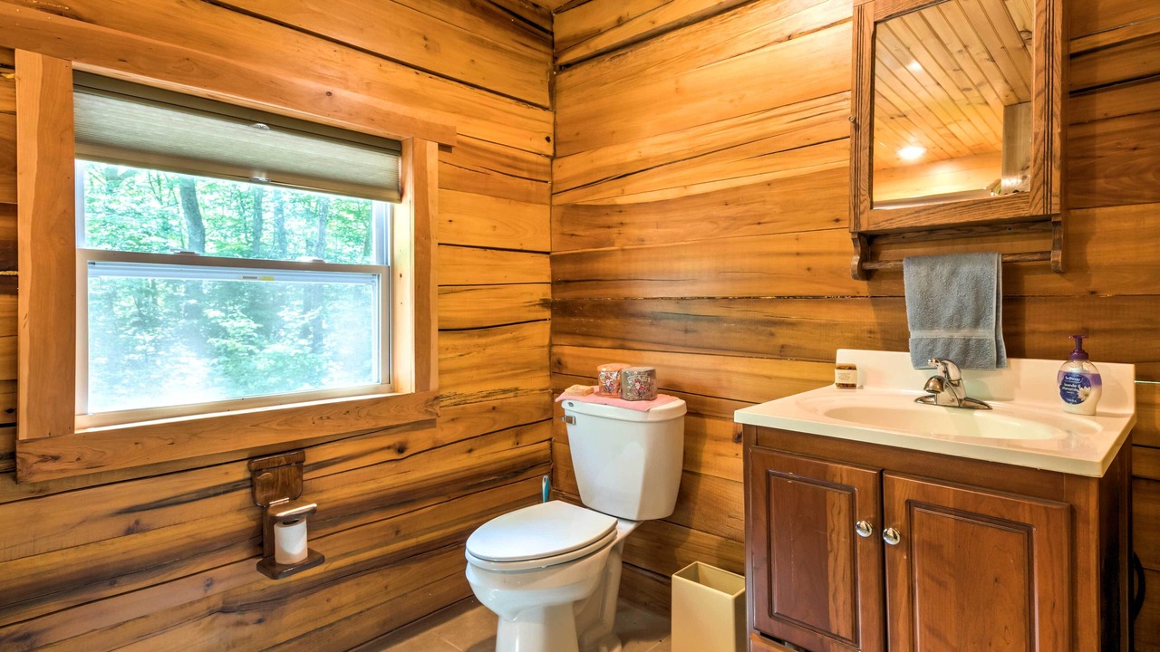 Photo of Bathroom in Lyndhurst