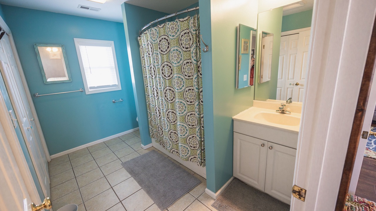 Photo of Bathroom in Kitty Hawk