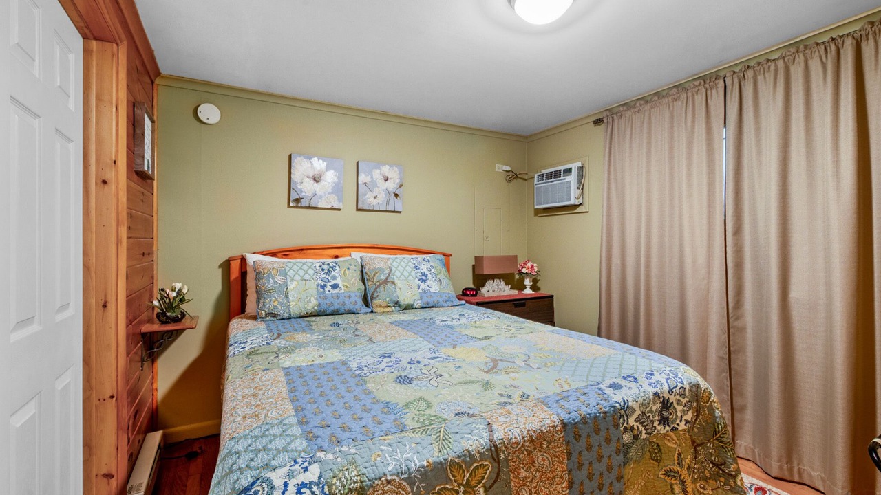 Photo of Bedroom in Lakeville