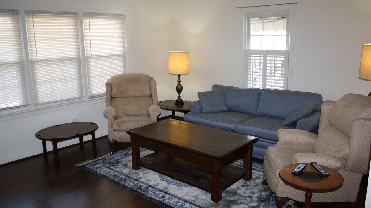 Photo of Livingroom in Deale