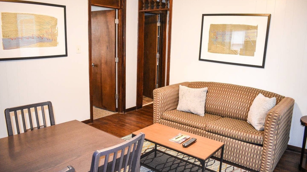 Photo of Livingroom in Ohio City