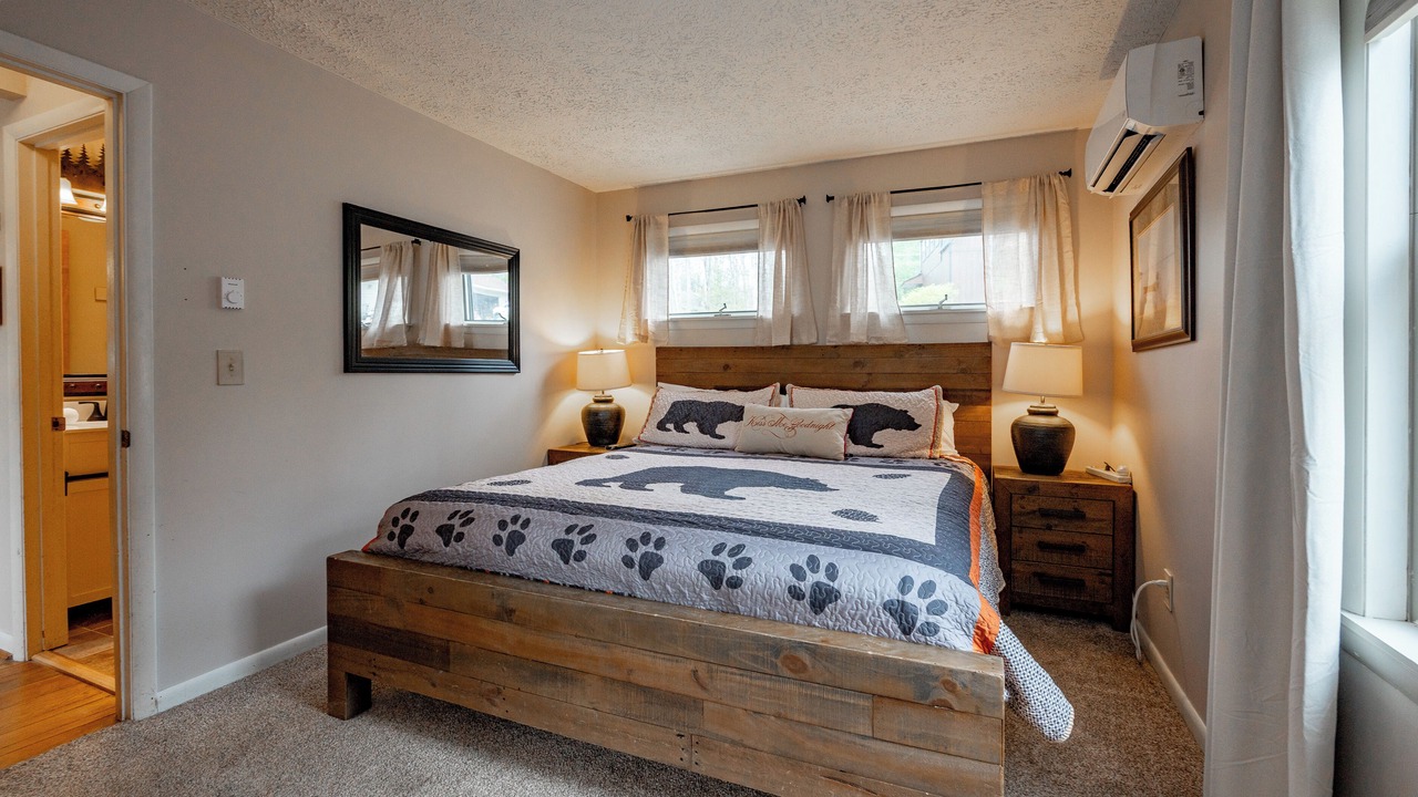 Photo of Bedroom in North Glade Hills