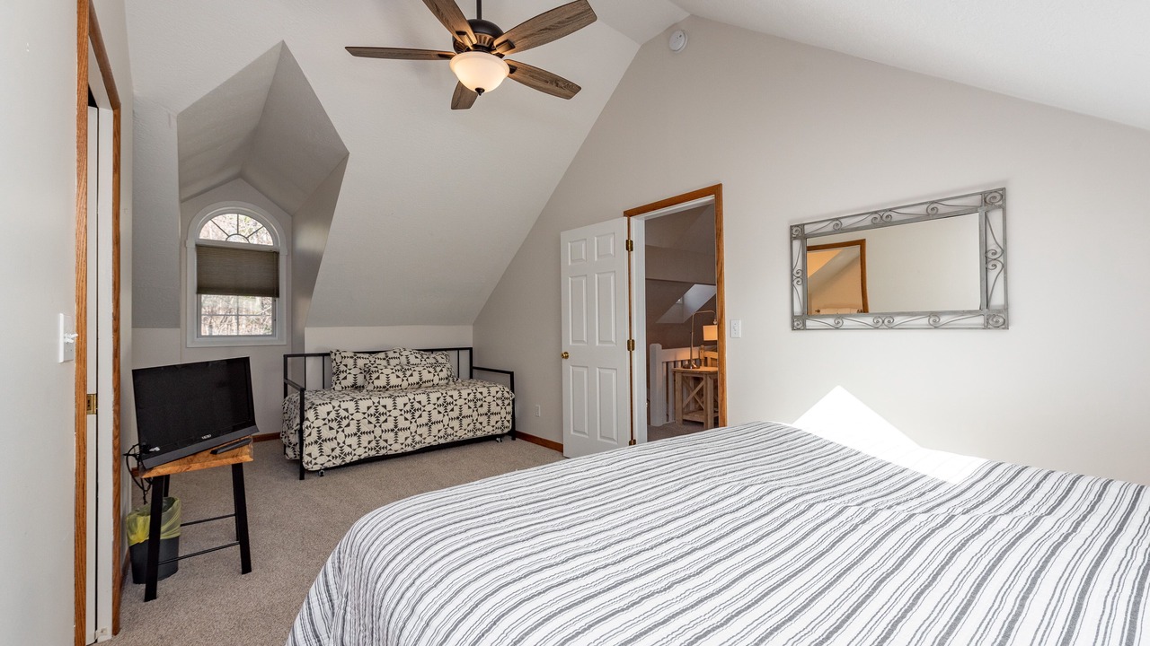 Photo of Bedroom in Blakeslee