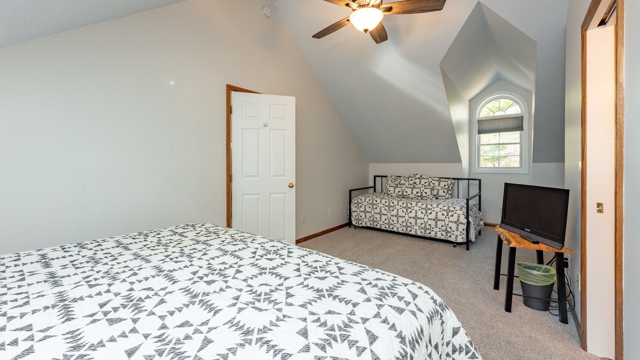 Photo of Bedroom in Blakeslee