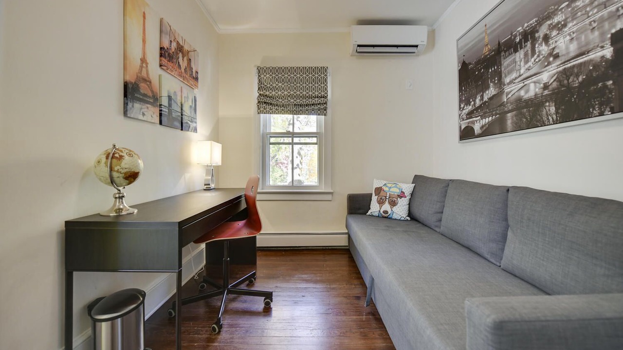 Photo of Livingroom in Princeton