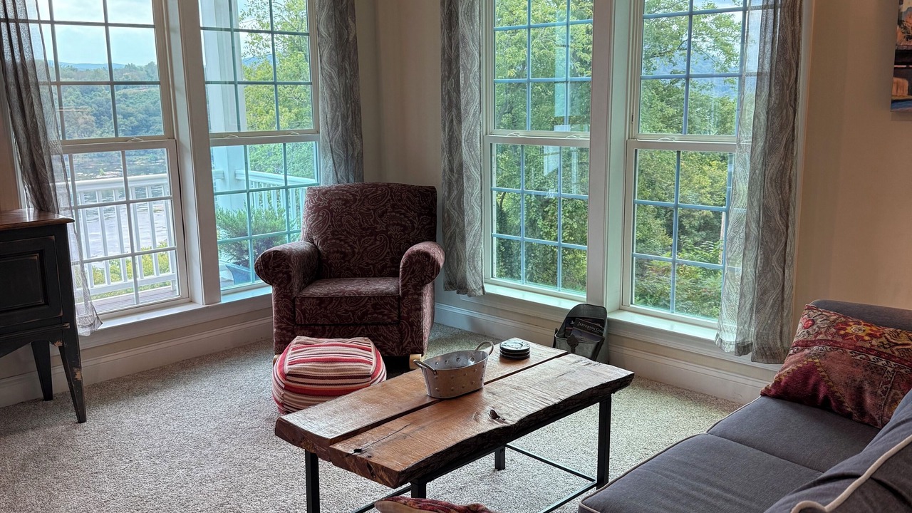 Photo of Livingroom in Knoxville