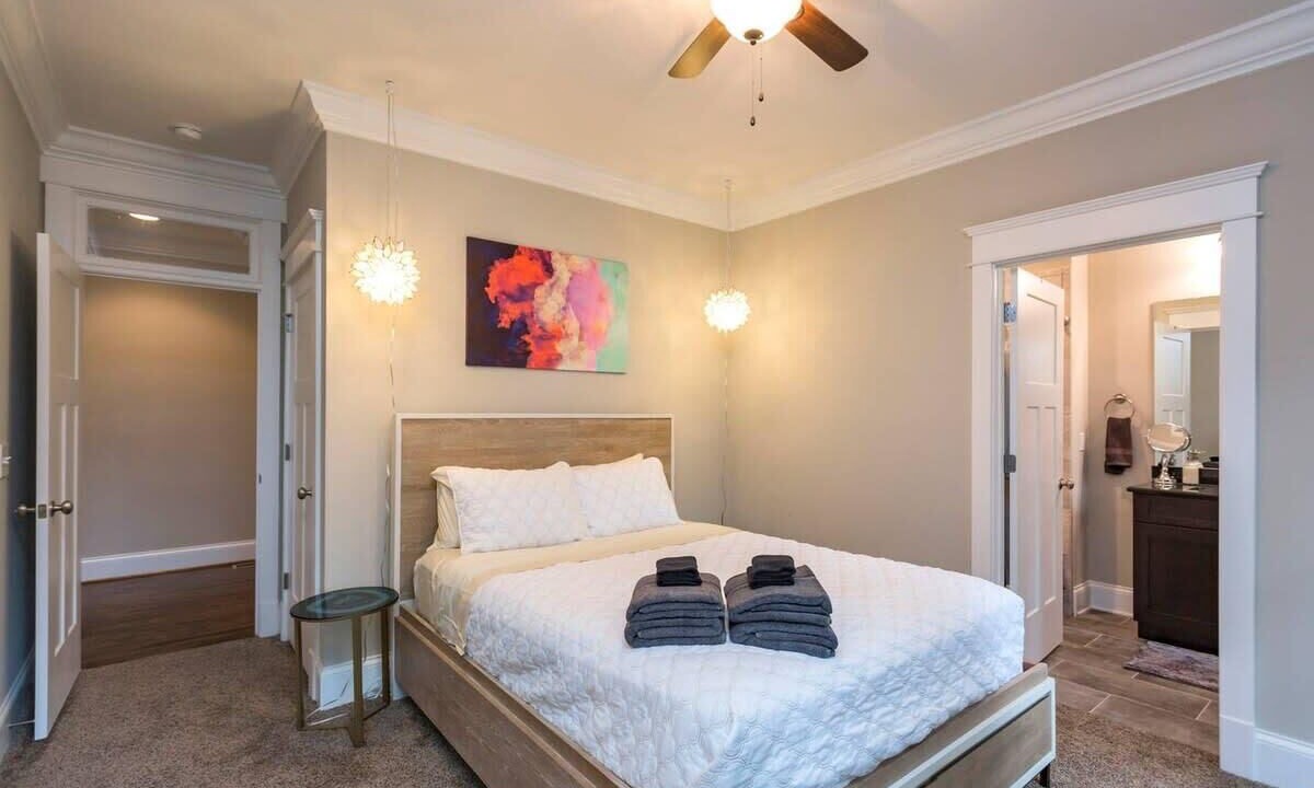 Photo of Bathroom in Shelby Hills
