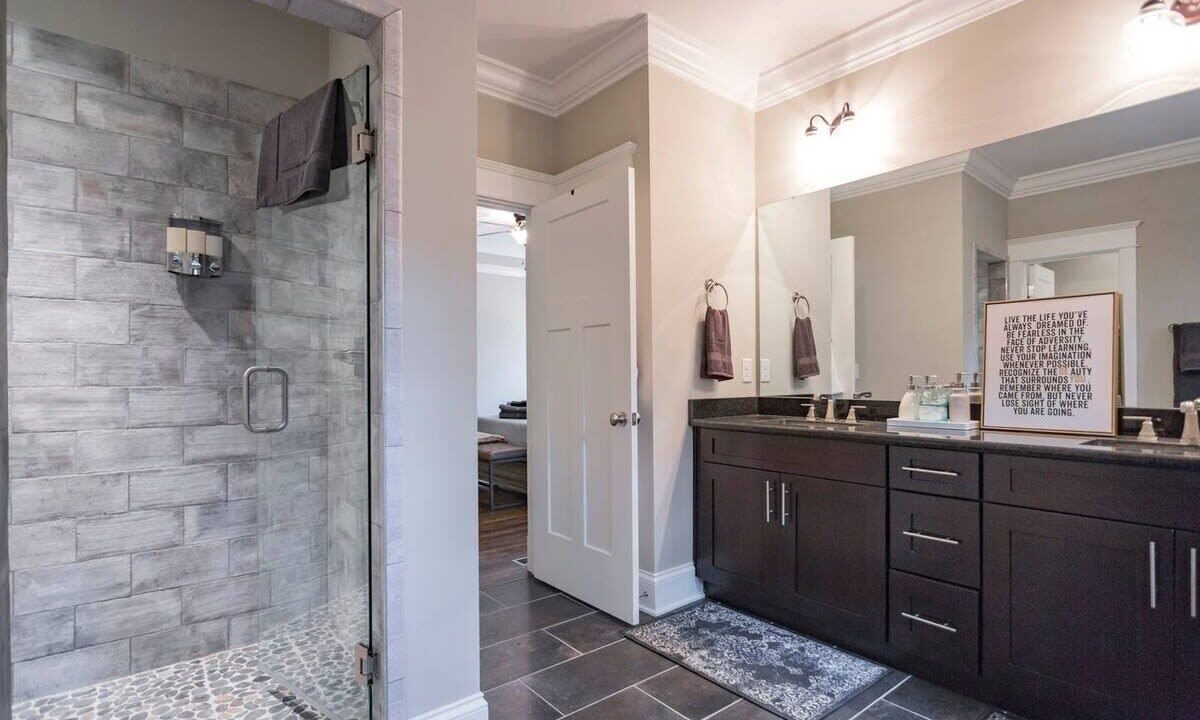 Photo of Bathroom in Shelby Hills