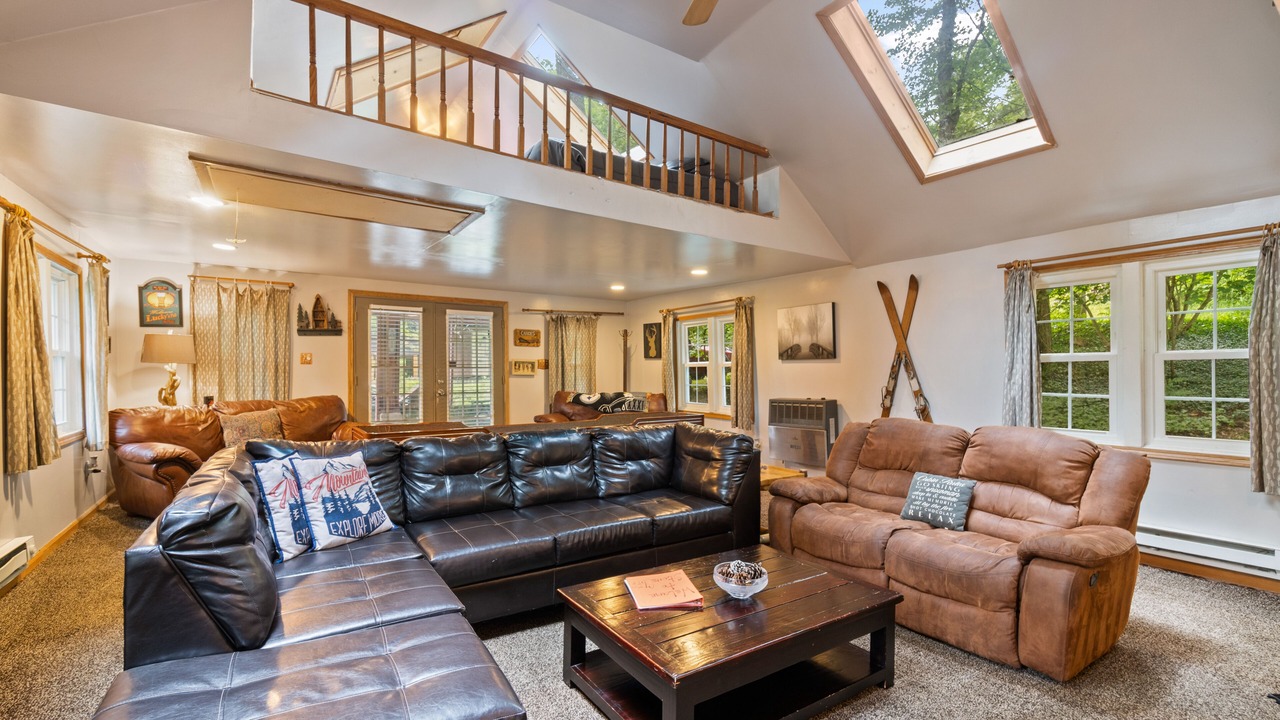 Photo of Livingroom in Jefferson Township