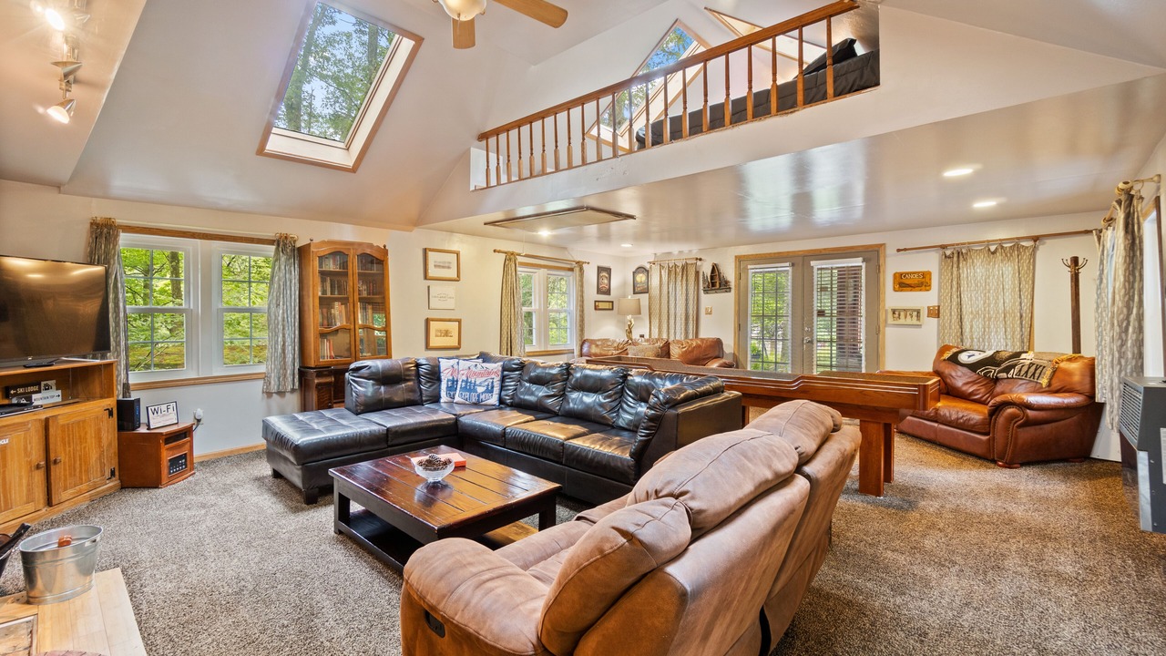 Photo of Livingroom in Jefferson Township