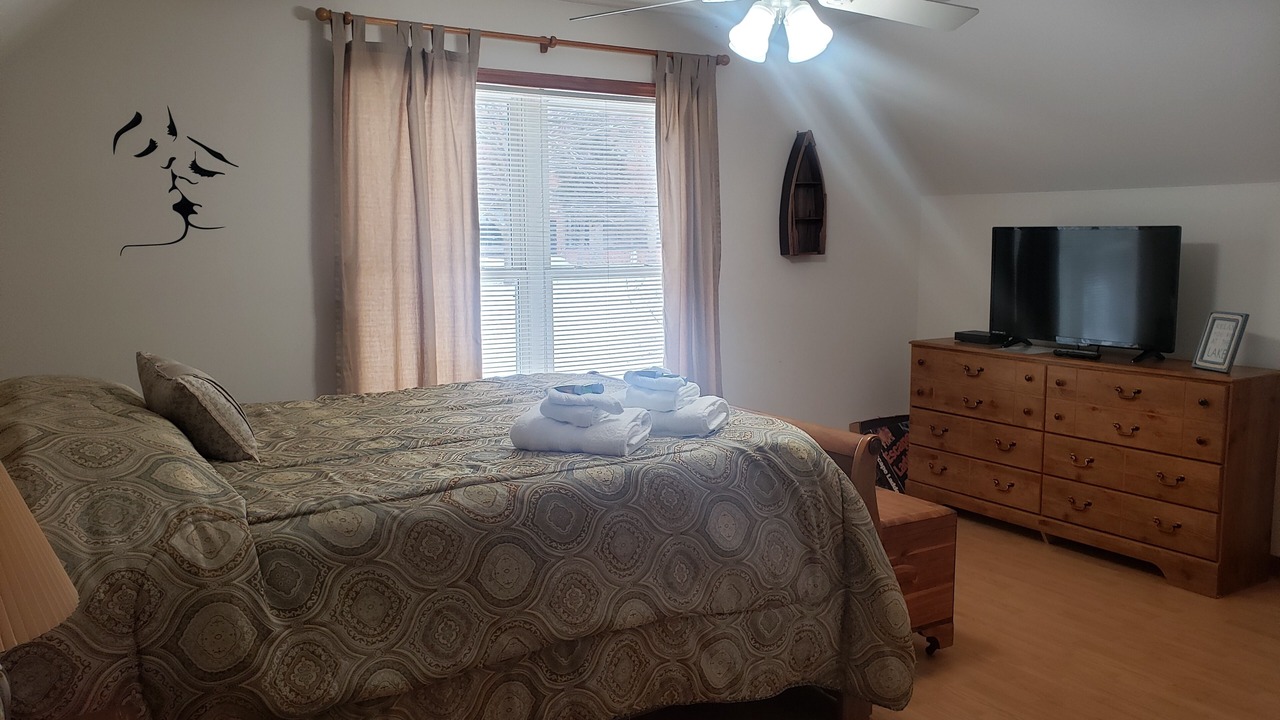 Photo of Bedroom in Keuka Park