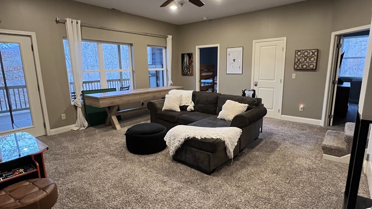 Photo of Livingroom in Lakeside Estates