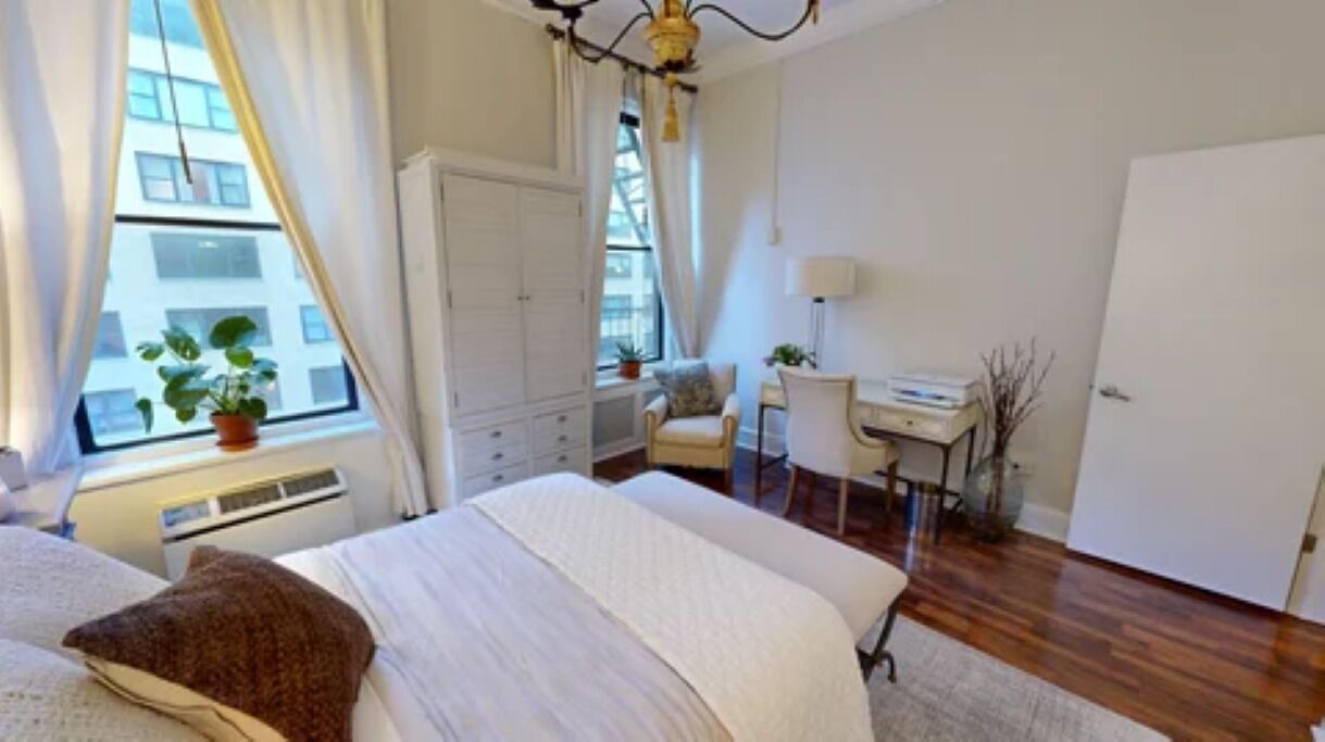 Photo of Bedroom in Central Park South