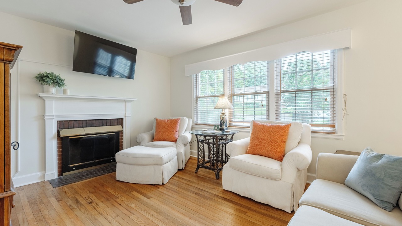 Photo of Bedroom in Greenville - Spartanburg