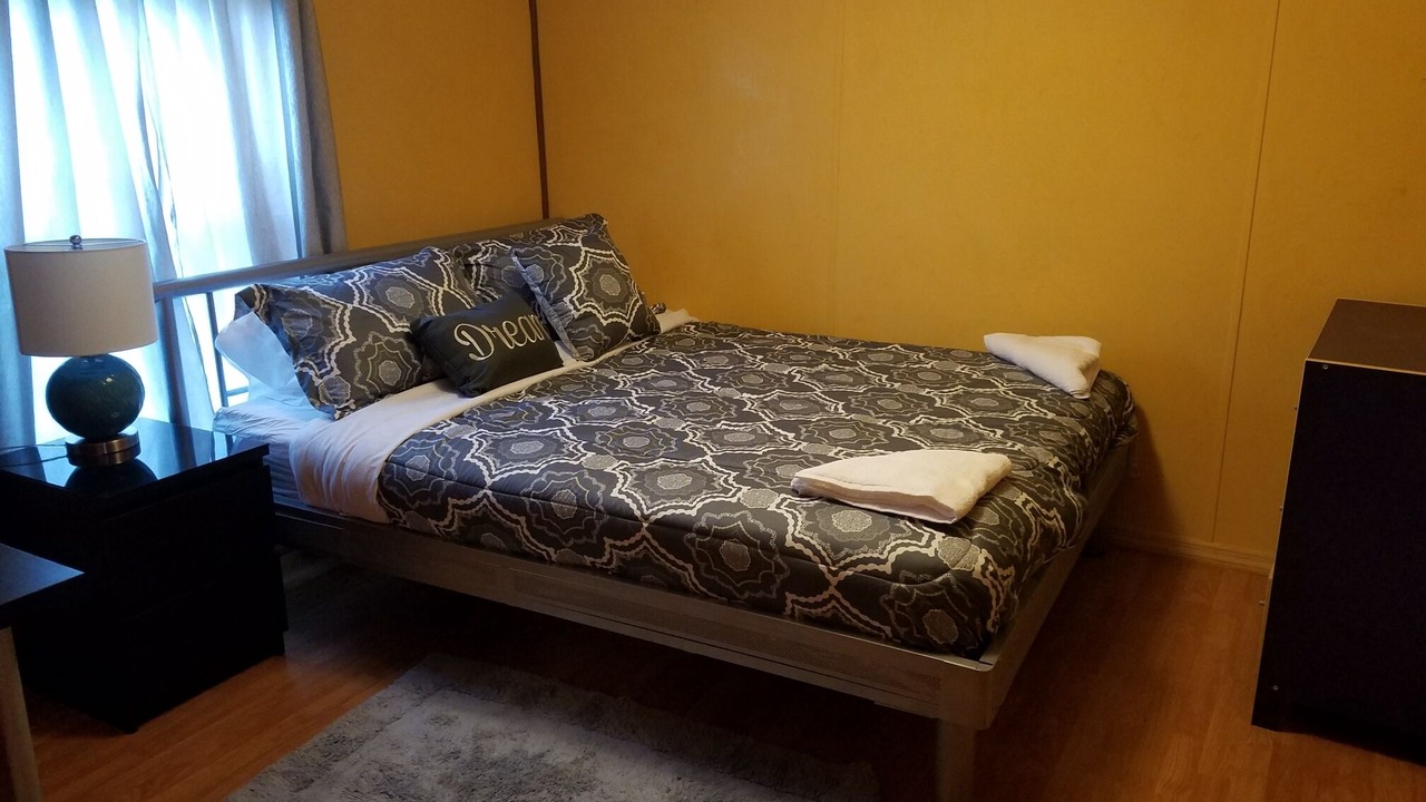 Photo of Bedroom in Greentown