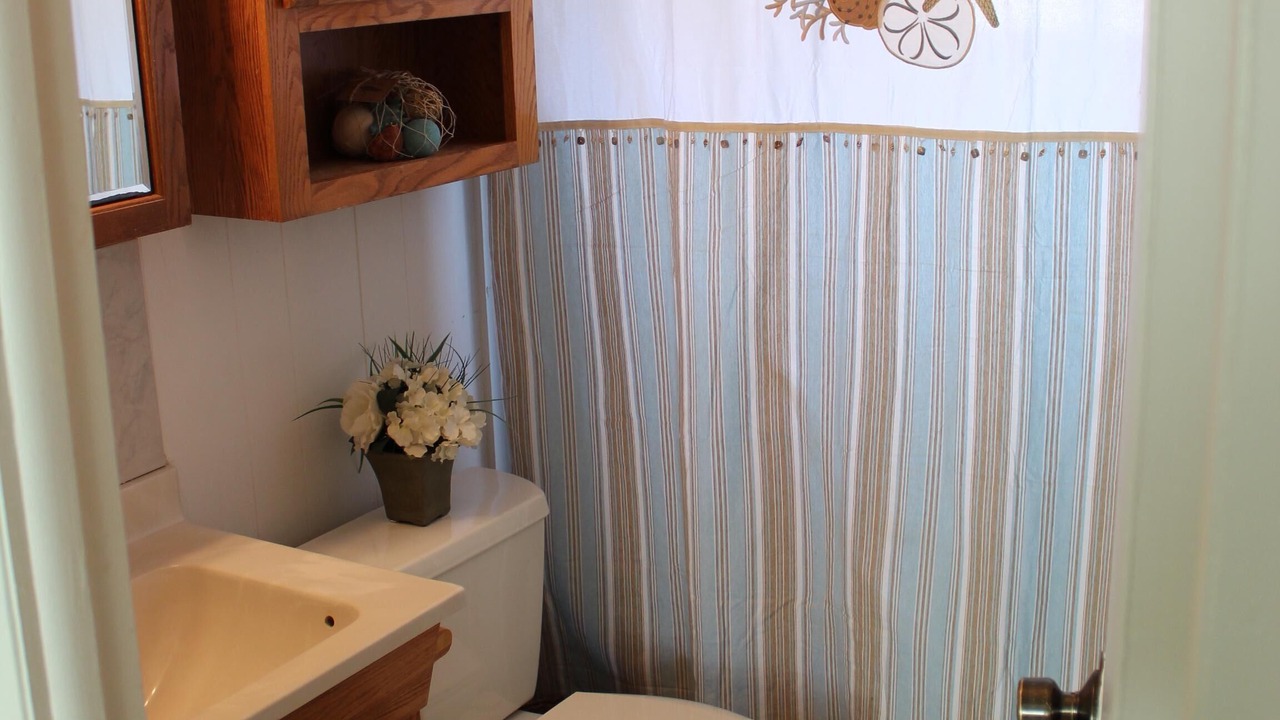 Photo of Bathroom in Beach Haven West