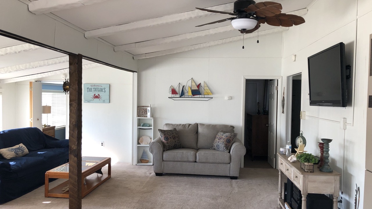 Photo of Livingroom in Beach Haven West