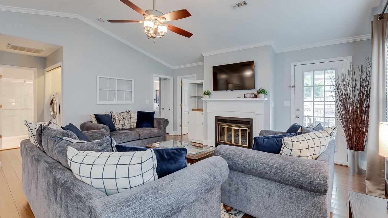 Photo of Livingroom in Five Forks