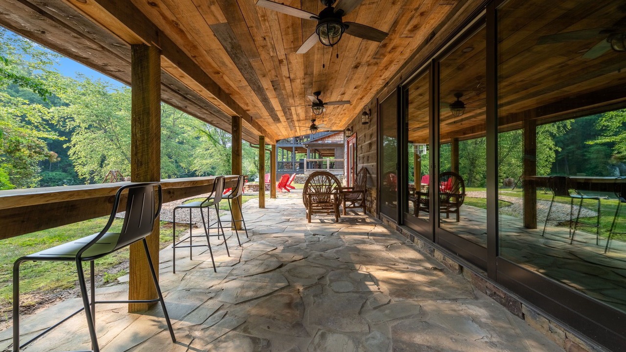 Photo of Patio Balcony in Mineral Bluff