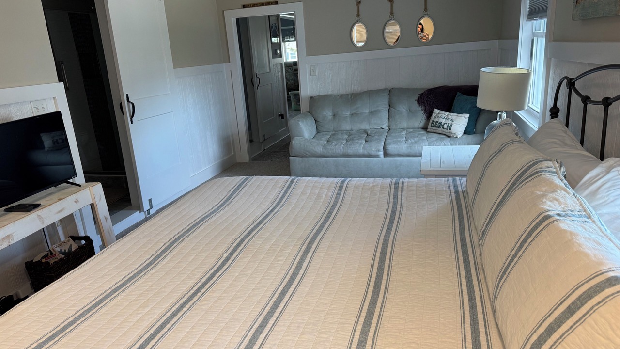 Photo of Bedroom in Broadkill Beach