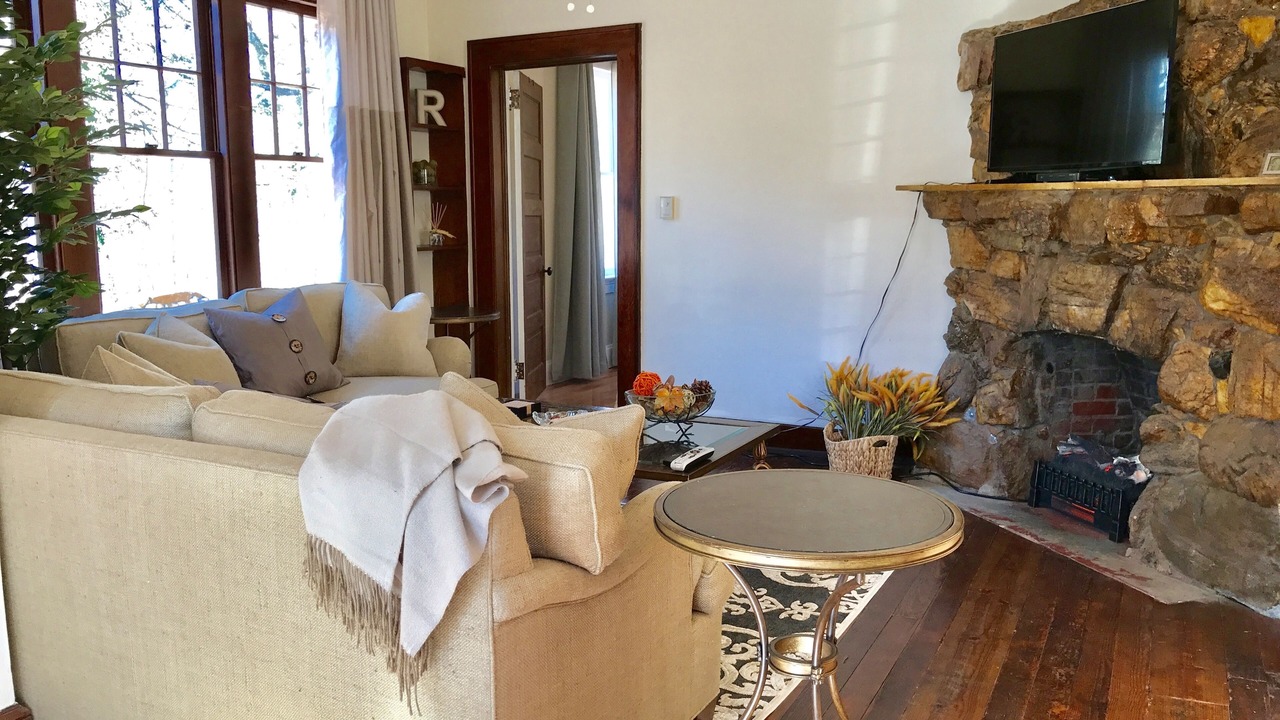Photo of Livingroom in Avery Creek