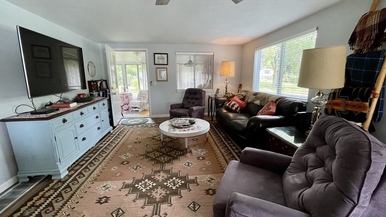 Photo of Livingroom in Cambridge Springs