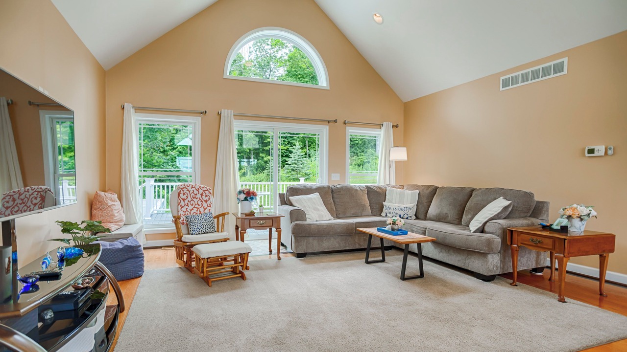 Photo of Livingroom in Himrod
