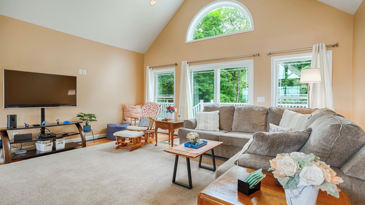Photo of Livingroom in Himrod