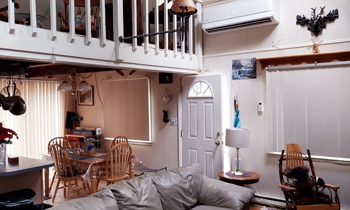Photo of Livingroom in Tobyhanna
