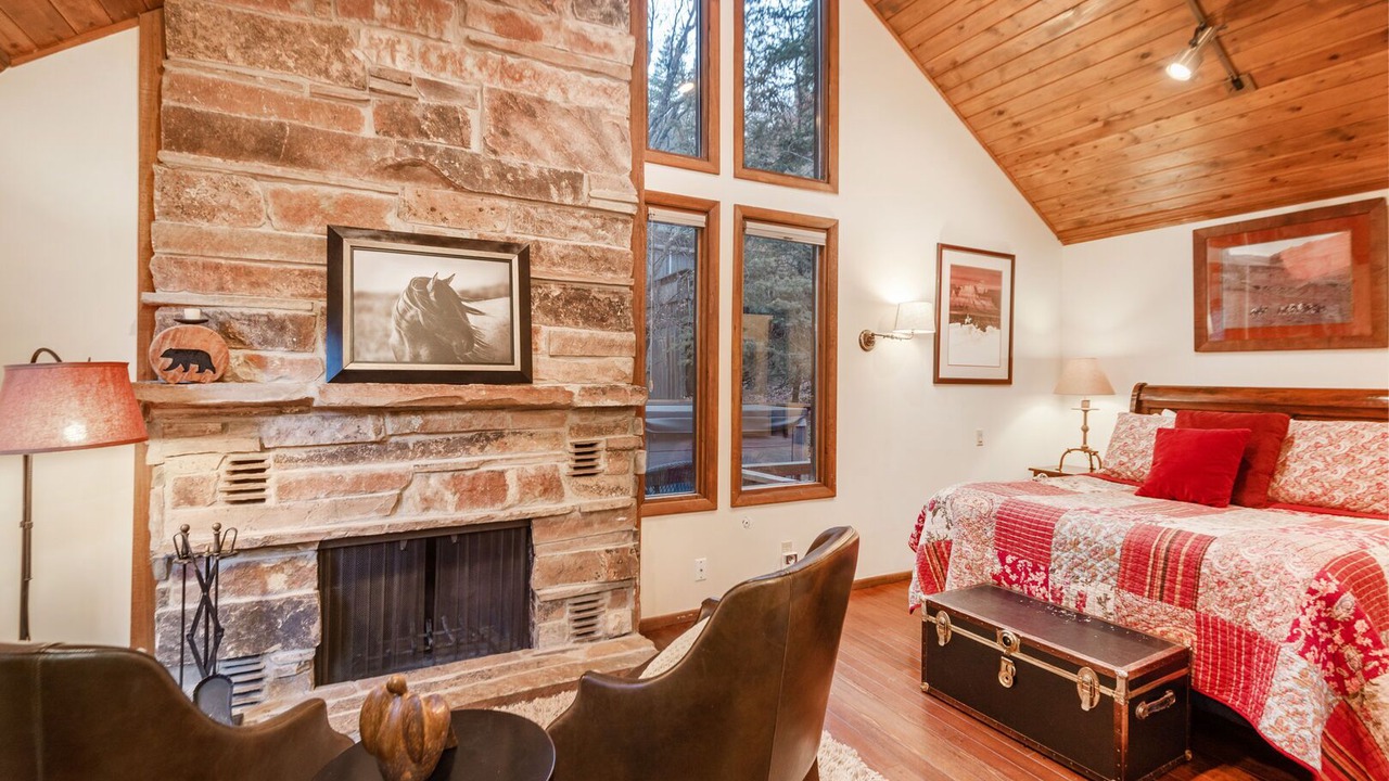 Photo of Bedroom in Sundance