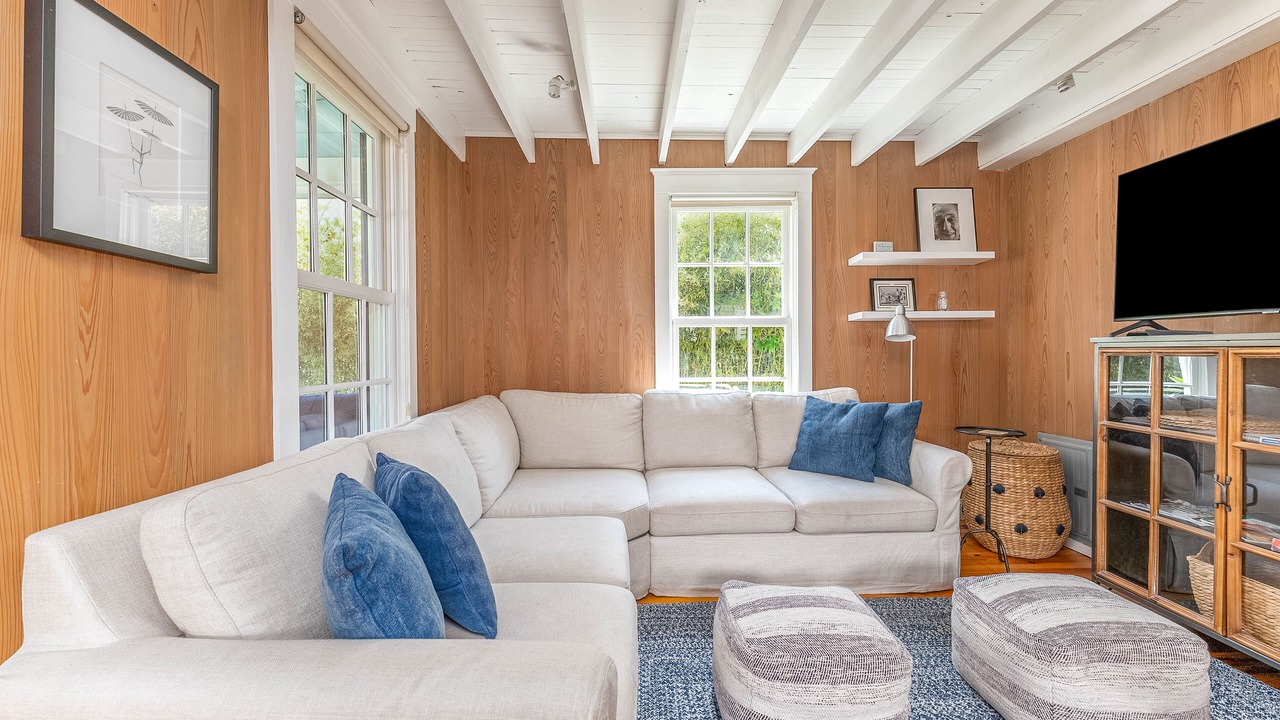 Photo of Bedroom in Savannah Beach
