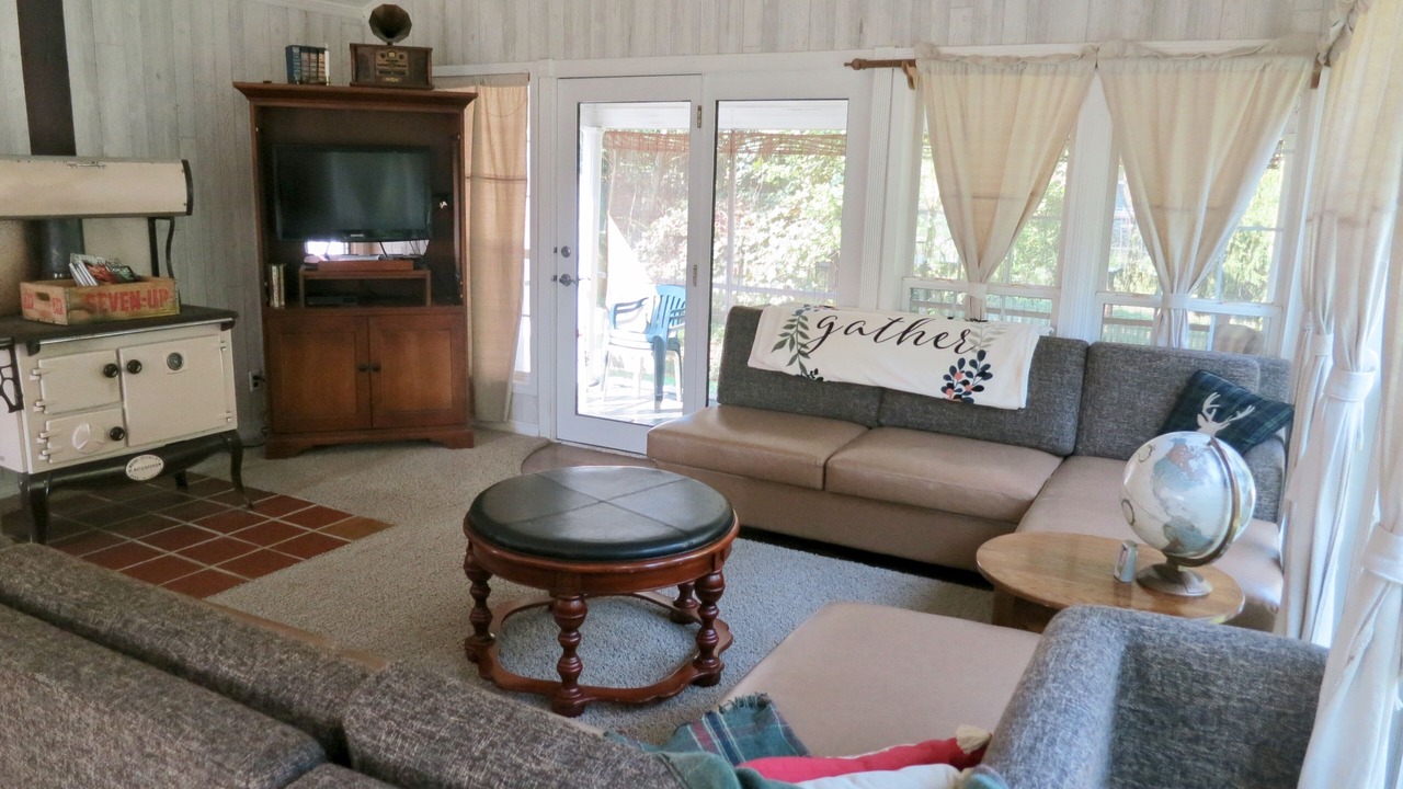 Photo of Livingroom in Nelsonville