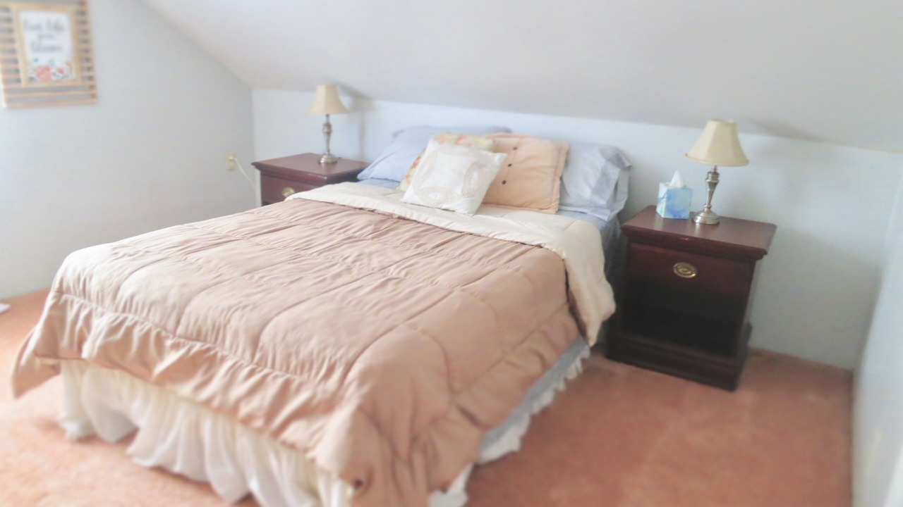 Photo of Bedroom in Nelsonville