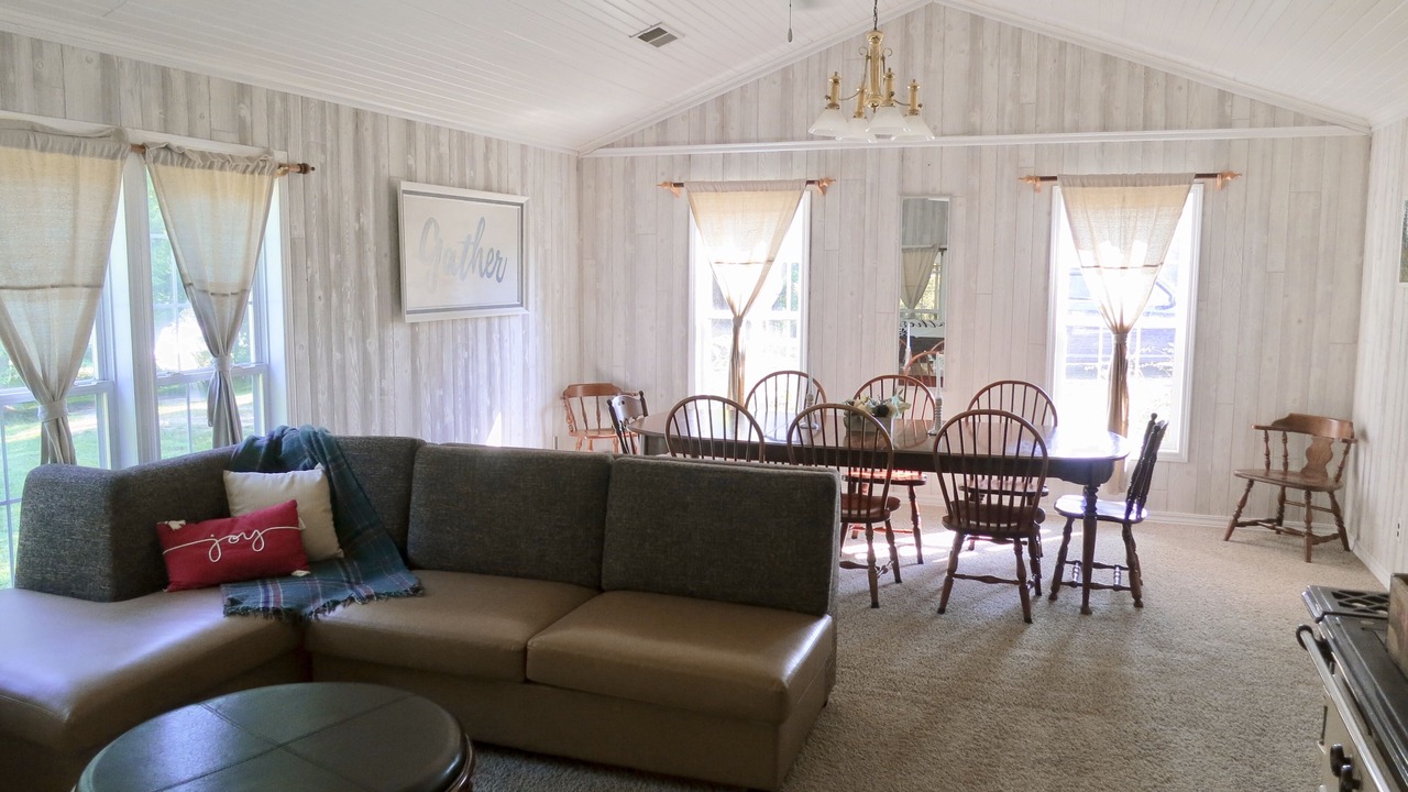 Photo of Livingroom in Nelsonville