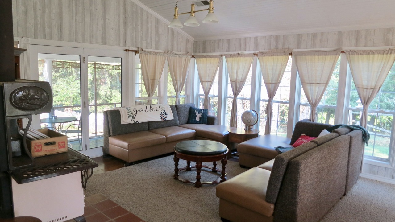 Photo of Livingroom in Nelsonville