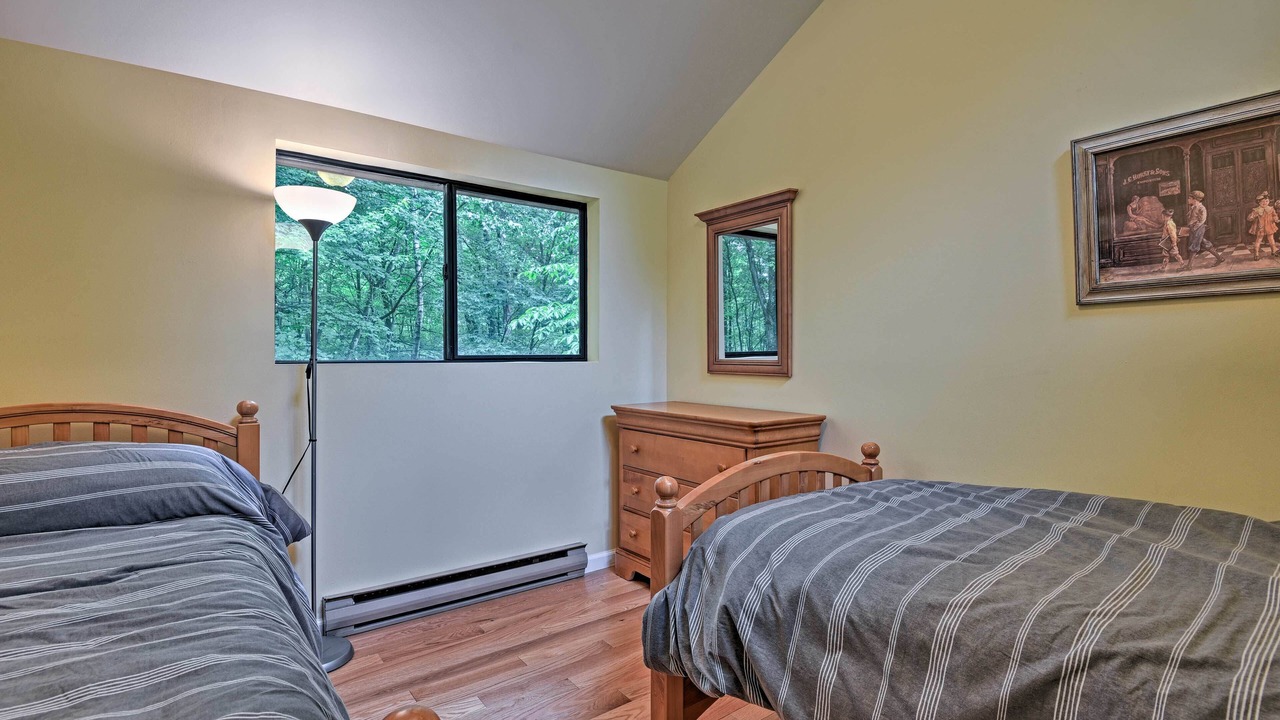 Photo of Bedroom in Pocono Lake