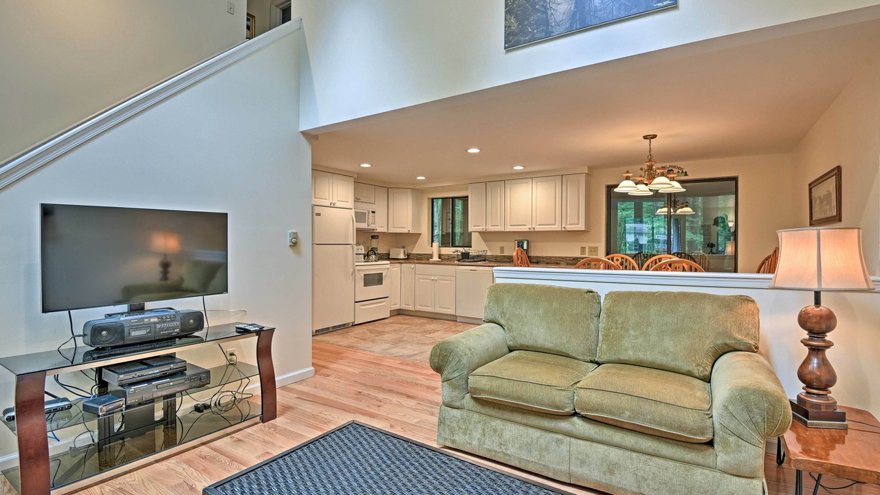 Photo of Livingroom in Pocono Lake