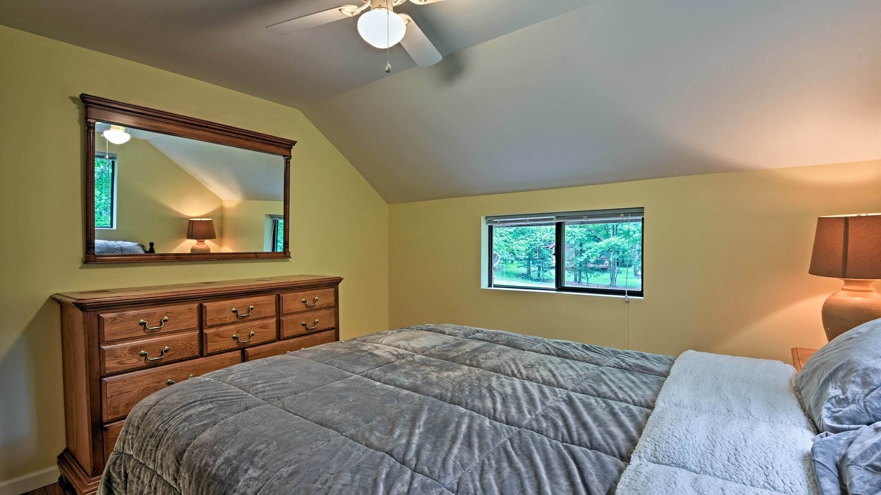 Photo of Bedroom in Pocono Lake