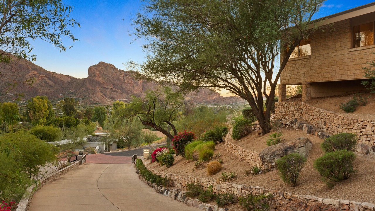 Photo of Outdoor in Paradise Hills