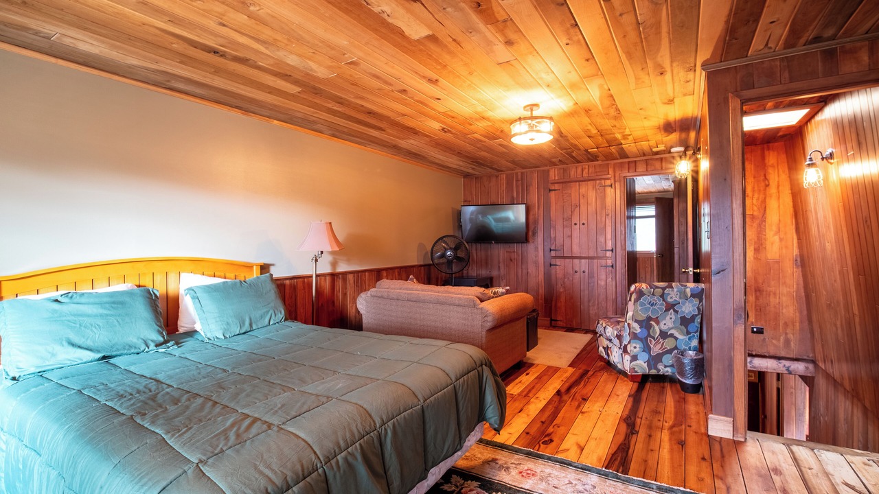 Photo of Bedroom in Champion