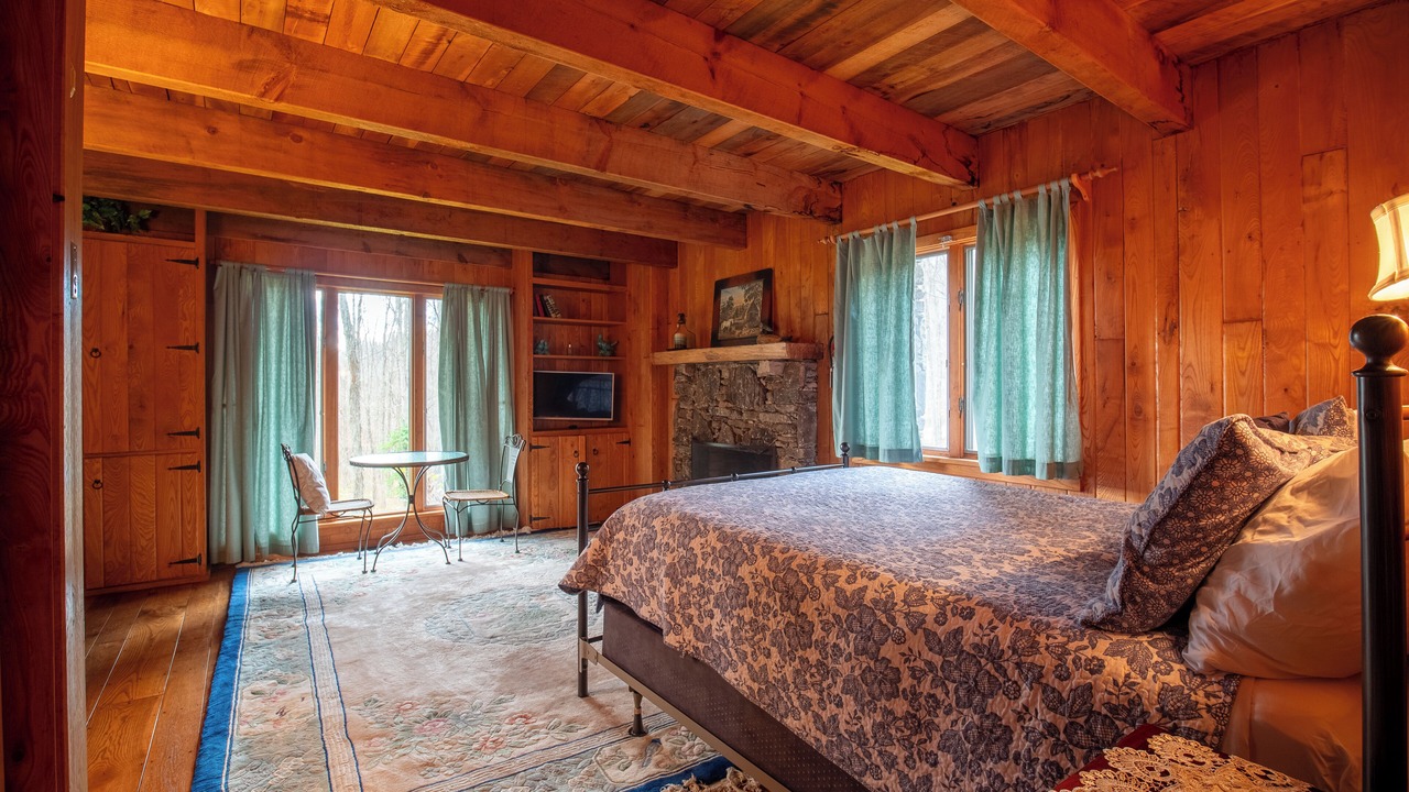 Photo of Bedroom in Champion