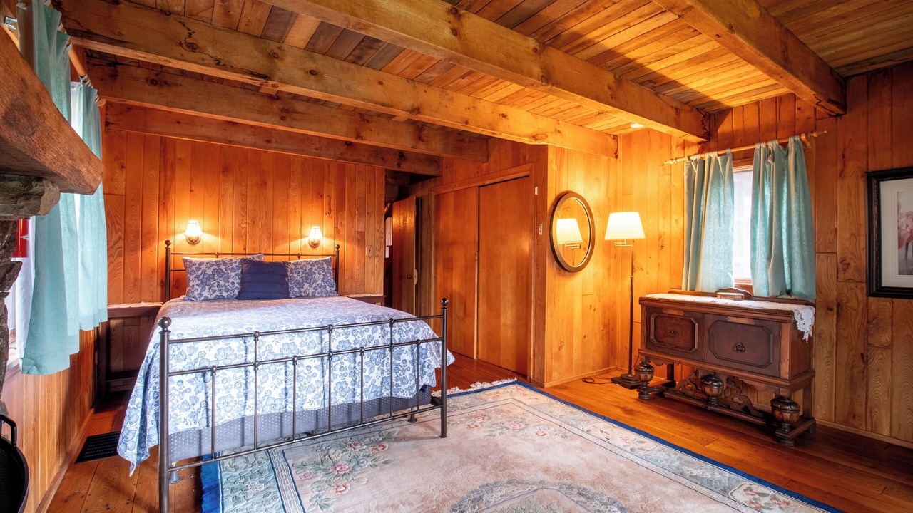 Photo of Bedroom in Champion