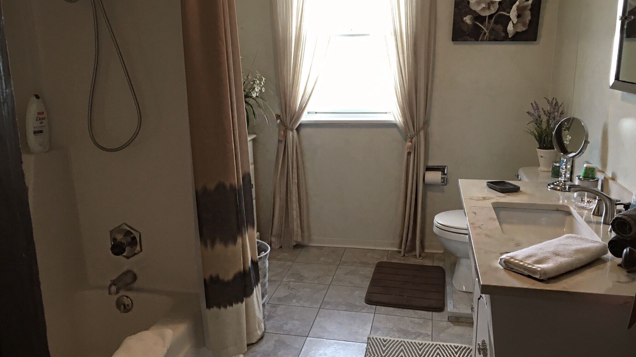 Photo of Bathroom in Mill Run